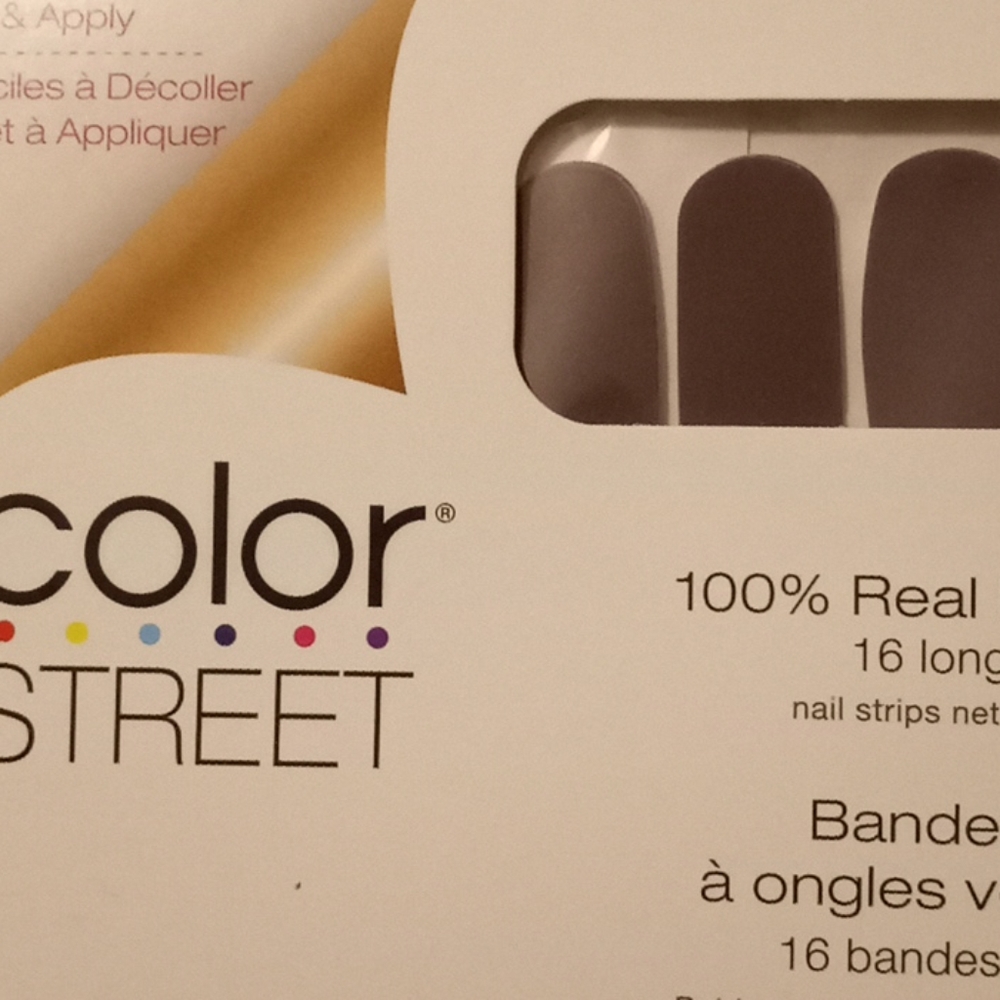 Colorstreet